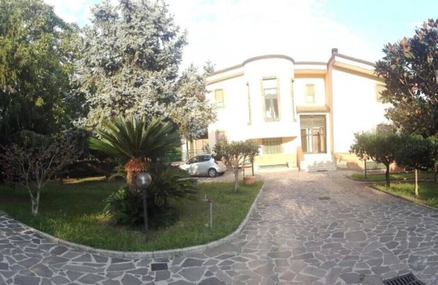 Villa Enza, umgeben von viel Grün
