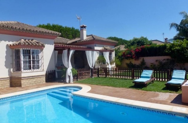 Villa mit schönem Äußeren in Strandnähe