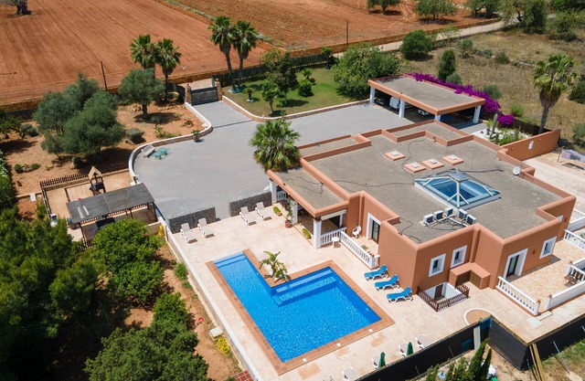 Villa Evie Ibiza - Fünf Schlafzimmer Villa, Schläft 12