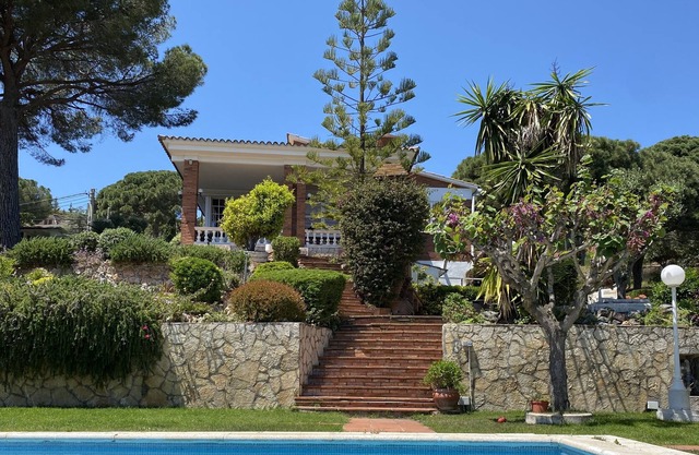 Villa with private pool and incredible views