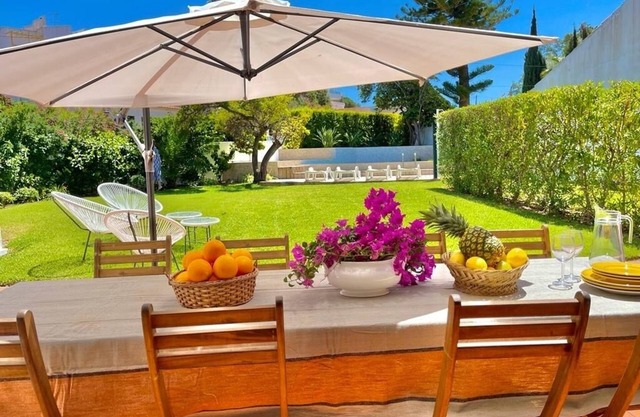 5 Gehminuten vom Strand Falesia entfernt-Garten, Terrasse, Pool, privater Grill.