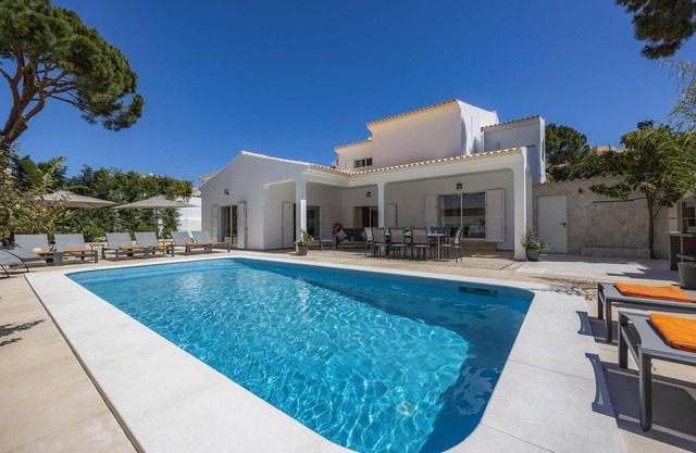 Villa Falesia Blue by Villa Plus