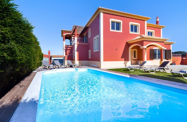 Schöne Villa für 12, nur 700 Meter vom Strand entfernt