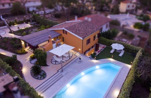 Villa Fenicottero: Elegant Private Oasis with Pool, Near Crystal Clear Sea