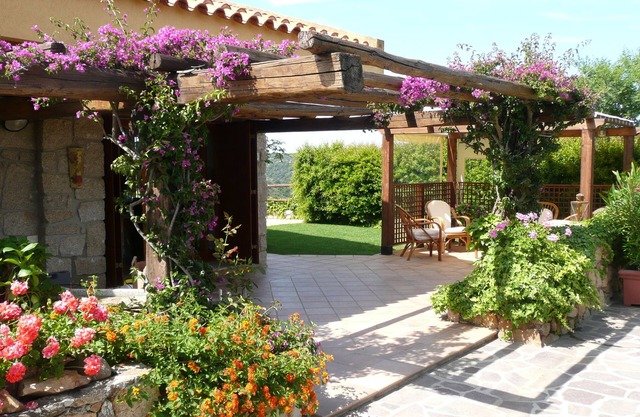 Villa Fiore: großer Garten, direkt am Meer und Dorf