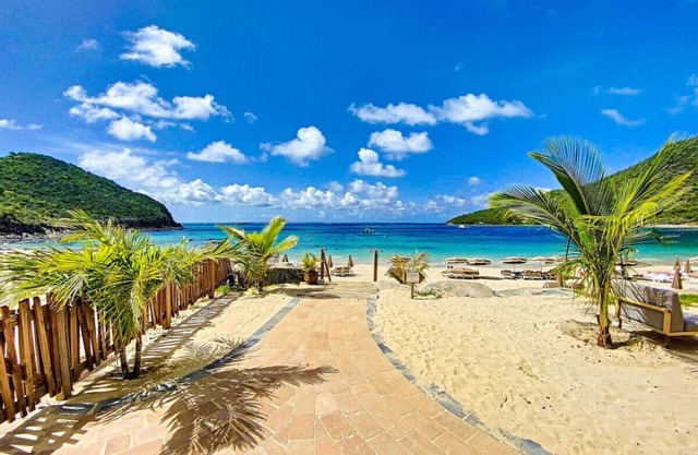 Villa Flamboyant, heated swimming pool, sublime view of Anse Marcel