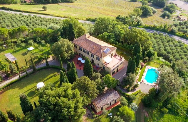 Villa für 28 Personen mit Pool