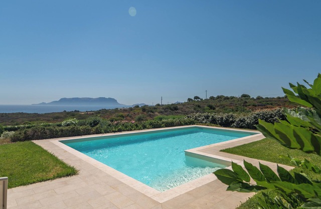 Villa 'Francesca' mit Meerblick, WLAN und Klimaanlage