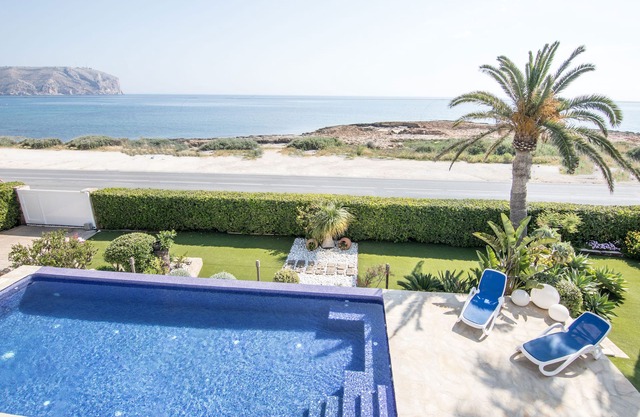 Villa Frente al mar con Vistas, Terraza, Barbacoa y Piscina con spa
