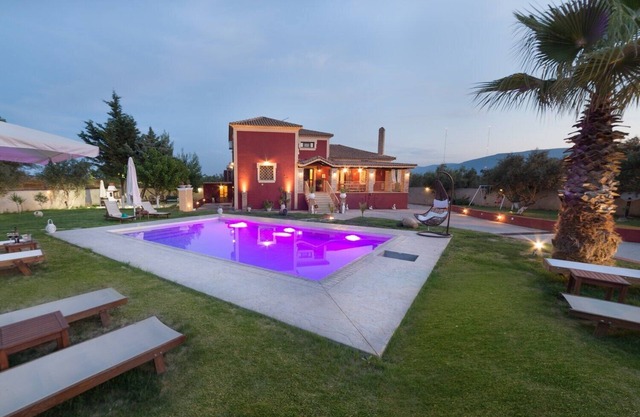 Villa Froso 7 Schlafzimmer