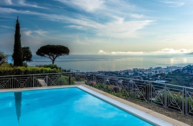 Villa Gaia - private pool with solarium & barbecue