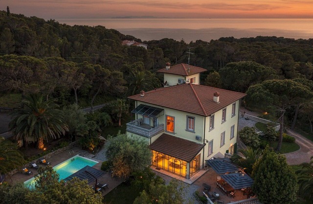 Villa Gaius 8+2, Emma Villas