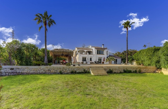 Villa Garcia - 9 Personen in 4 Schlafzimmern, mit TV, Klimaanlage, WLAN und Swimmingpool
