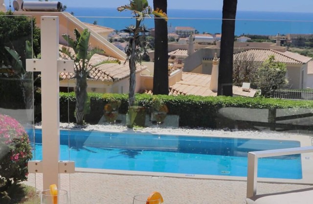 Luxusvilla, Meerblick, sonniger Pool, kostenfreies WLAN, Spielezimmer