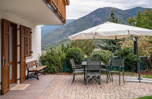 Villa "Garden Family" with Mountain View, Private Garden & Wi-Fi
