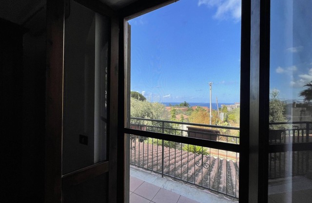 Villa GC mit Meerblick, A/C, Garten, Terrasse und Balkon; Parkplatz vorhanden