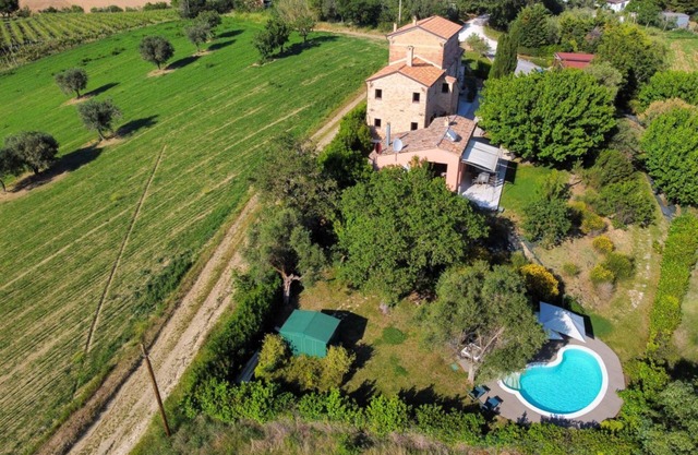 Villa Gelso: Ihre Luxusvilla mit Pool und Sauna in der Region Marken
