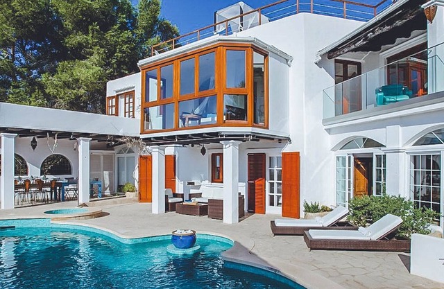 Villa Georgia - Sechs Schlafzimmer Villa, Schläft 12