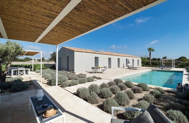 Villa Gilestra - Drei Schlafzimmer Villa, Schläft 6