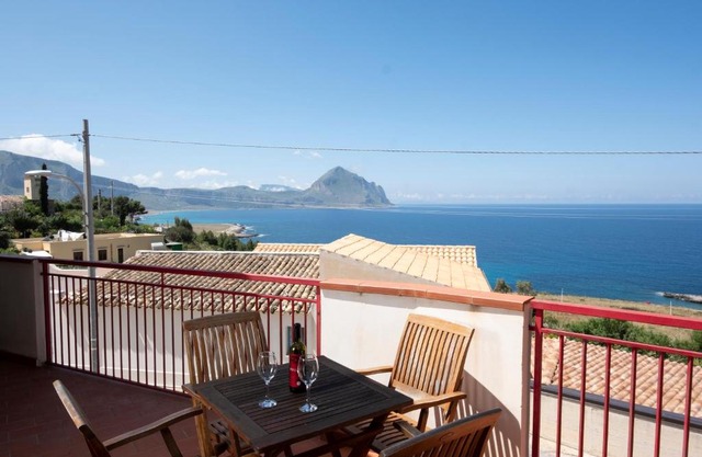 Villa Gina con vista mozzafiato sul golfo di Macari