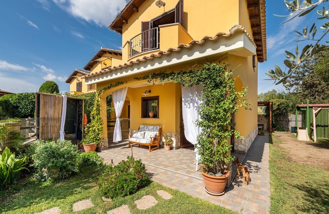 "Villa Ginny e Clari" with Mountain View, Terrace & A/C