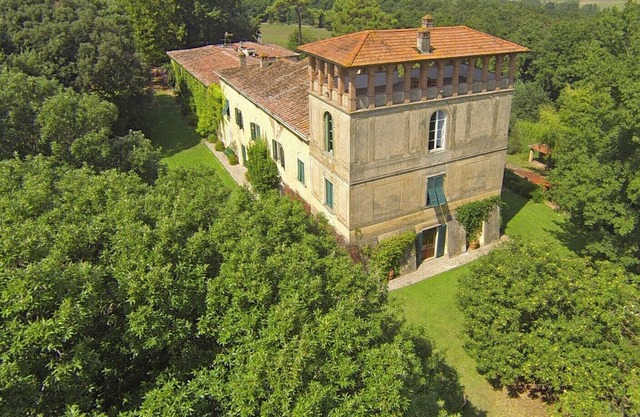 Villa Gioli, a historic residence between art and nature