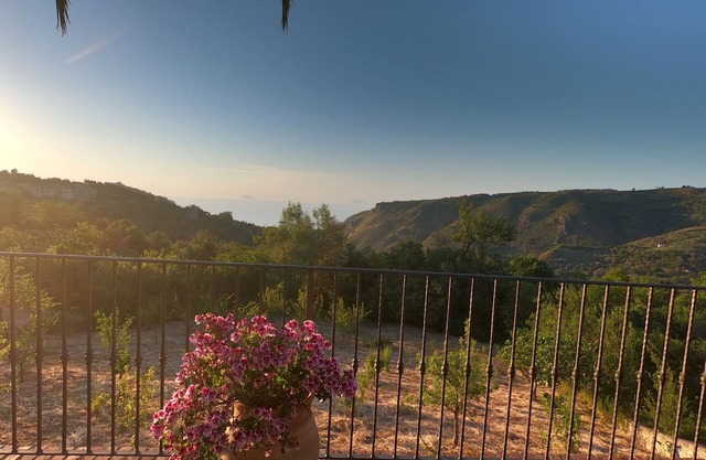 Villa Gisella mit Panorama-Pool und Grillplatz von unserem Obstgarten umgeben