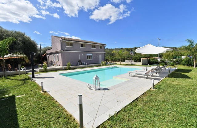 Villa Giugiò with private pool