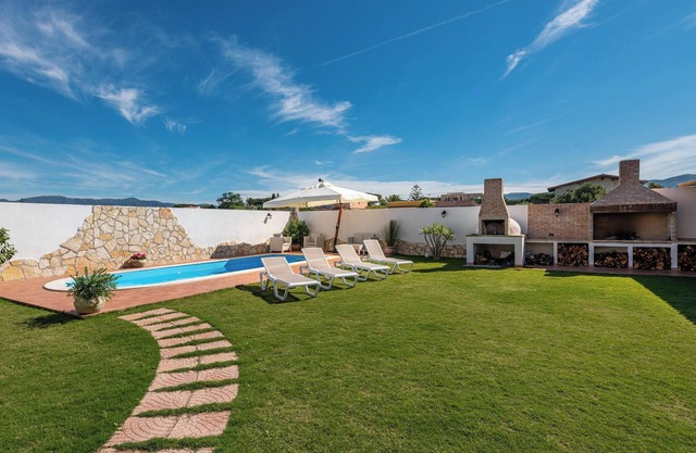 Villa "Gle" mit Pool, Garten und Klimaanlage