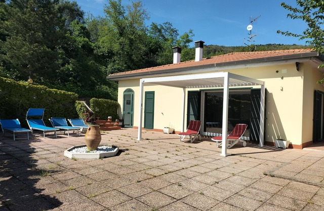 Villa 'Gloria Gästehaus' mit Meerblick, WLAN und Klimaanlage