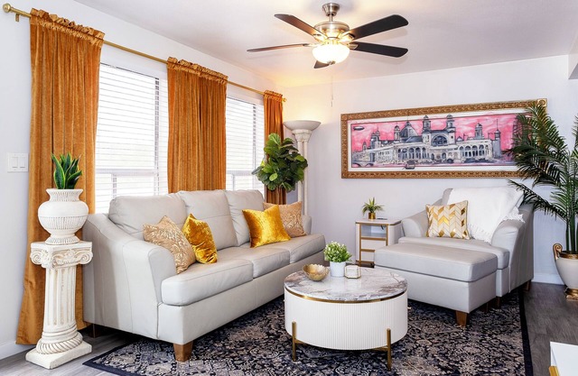 ~Villa Golden~ Centrally located, King Bed!