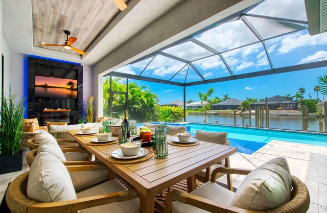 VILLA GRAND BAY ROYALE – HEATED POOL & SPA | GULF ACCESS | BOAT RENTAL + TOURS VOUCHER INCL.