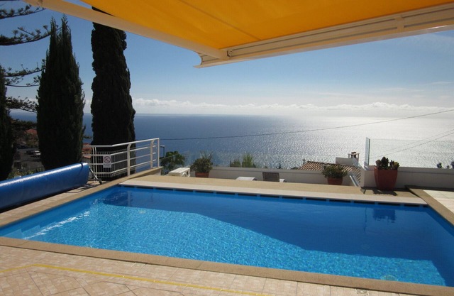 Villa Hansen - Cristo Rei, Pool, Meerblick, Strand, Garten, Grill !