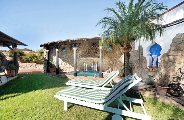 Villa 'Indie' mit privatem Pool, WLAN und Klimaanlage