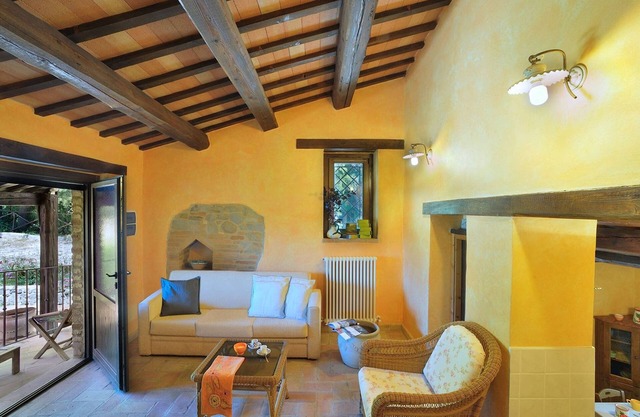 Ferienhaus in Pontano mit Garten
