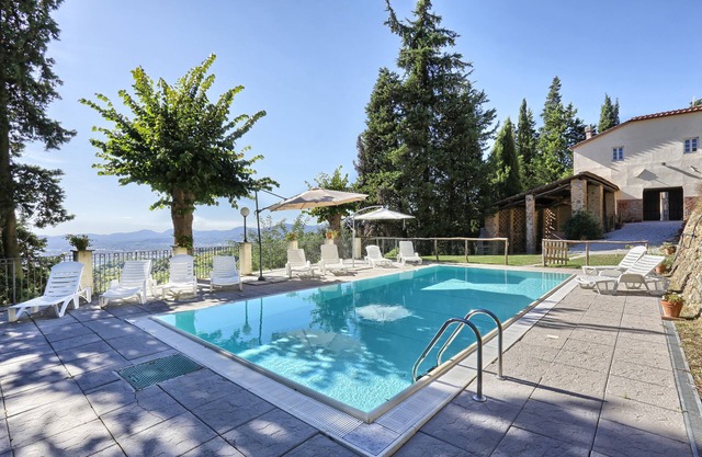 Villa Il Cipresso - view and pool