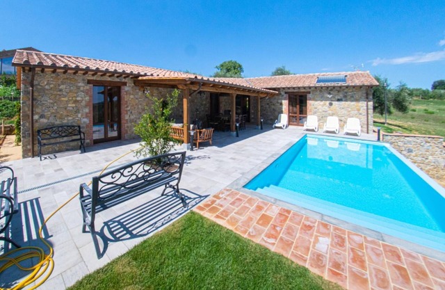 Villa Il Melograno - Vier Schlafzimmer Villa, Schläft 8
