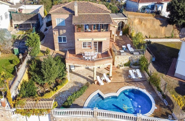 Schöne Villa mit Pool in Vidreres
