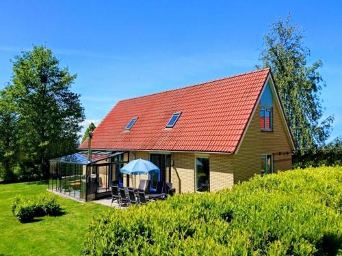 Villa in Andijk with South-Facing Garden