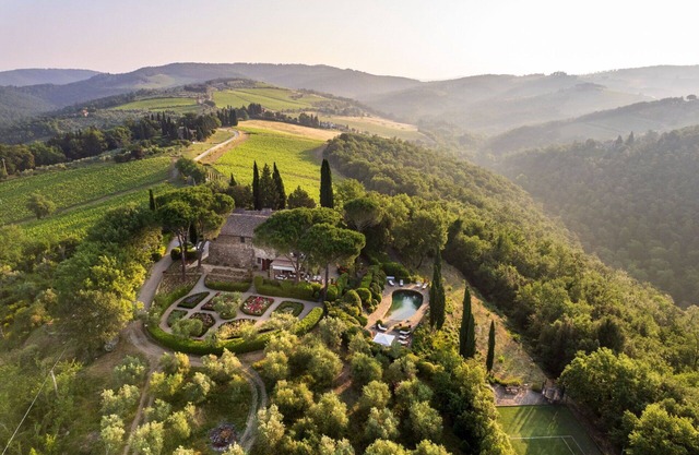 Villa in Badia A Passignano mit 6 Schlafzimmern 14 Schlafplätzen