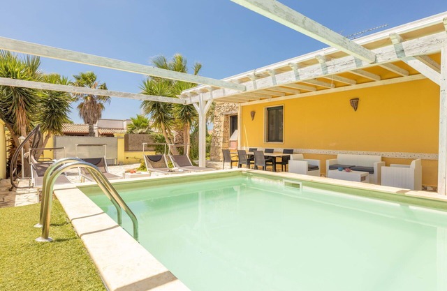 Villa in Baia Di Gallipoli mit 3 Schlafzimmern 8 Schlafplätzen