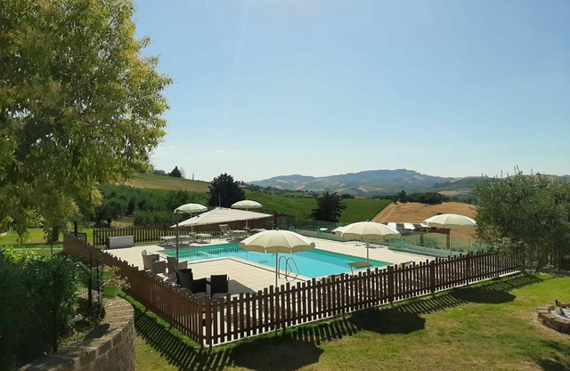 Villa in Carassai mit 4 Schlafzimmern 11 Schlafplätzen