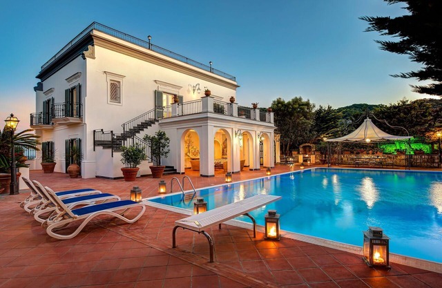 Villa in Colli Di Fontanelle mit 4 Schlafzimmern 8 Schlafplätzen