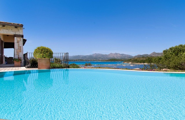 Villa in Capo Coda Cavallo with 4 bedrooms sleeps 8