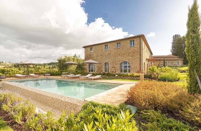 Villa in Castelfalfi mit 5 Schlafzimmern 10 Schlafplätzen