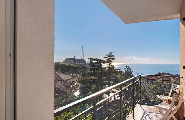 Villa 'In Collina Vista Mare' mit Meerblick, privater Terrasse und privatem Garten