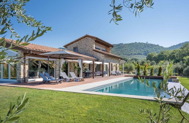 Steinvilla in Cortona mit Pool