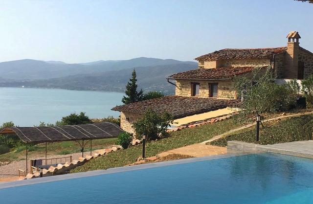 Provinzielle Villa in Magione mit privatem Pool