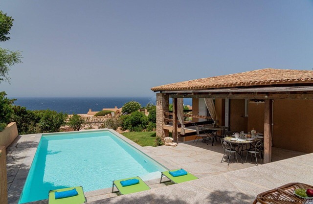 Villa in Costa Paradiso mit 5 Schlafzimmern 10 Schlafplätzen