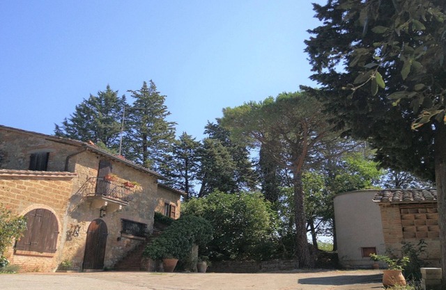 Bauernhausvilla mit privatem Pool und Whirlpool im Freien